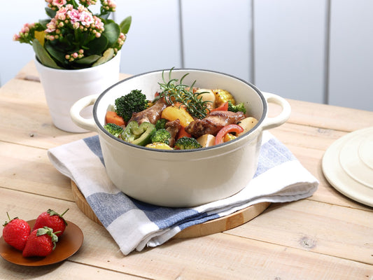 ONE POT CHICKEN WITH BROCCOLI AND POTAOES